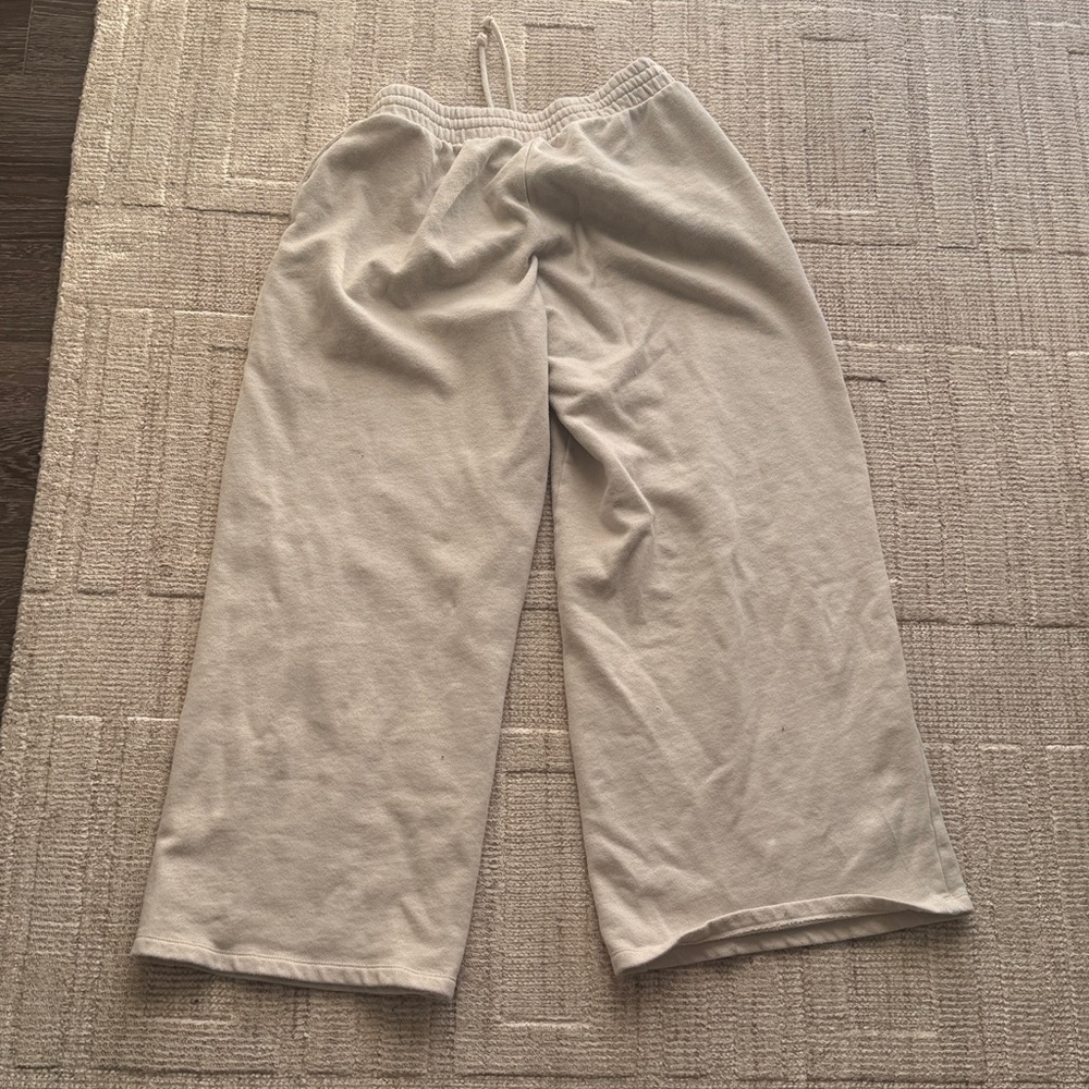 Old Navy Beige Wide Leg Sweatpants - Picture 3 of 3